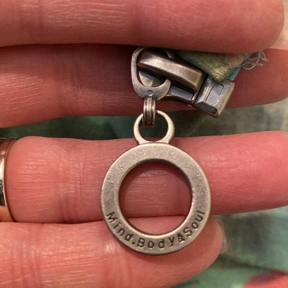 Mind Body and Soul Short Sleeve Sweatshirt Jacket, Large - Picture 3 of 6